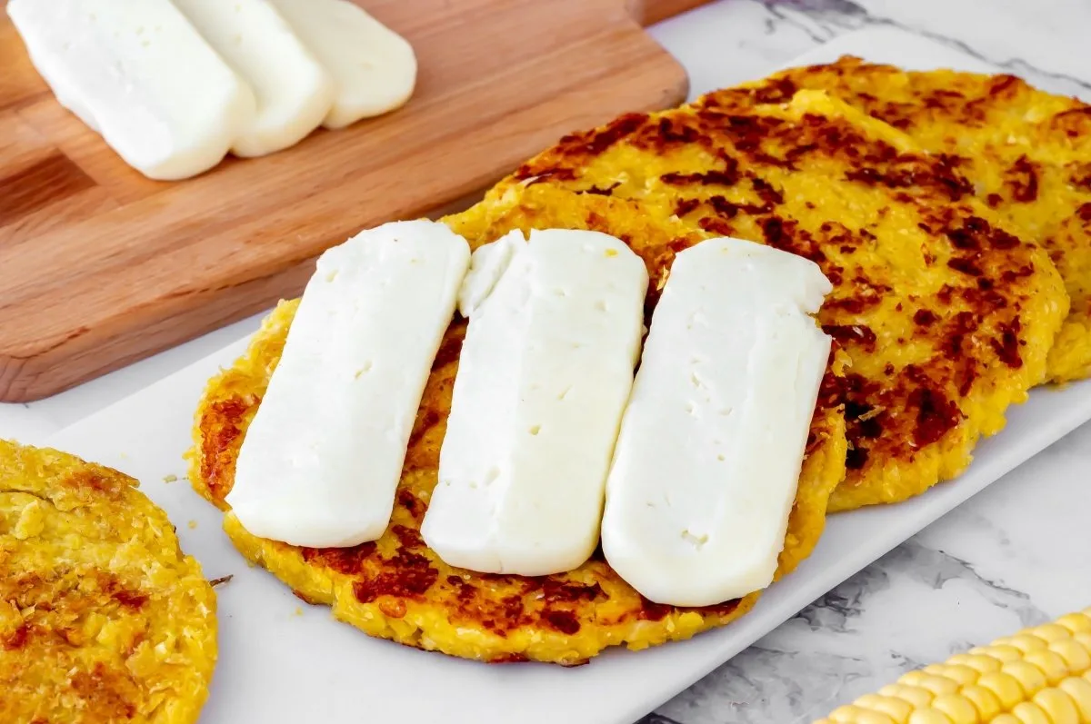 AREPA DE CHÓCOLO CON QUESITO