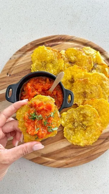 Patacones con hogao