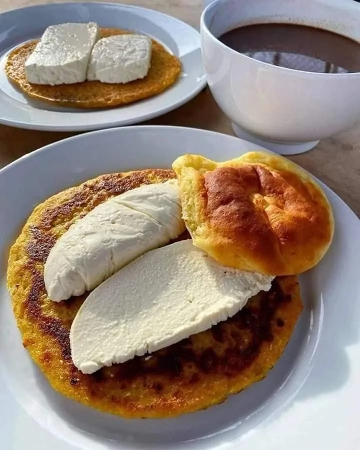 AREPA DE CHÓCOLO